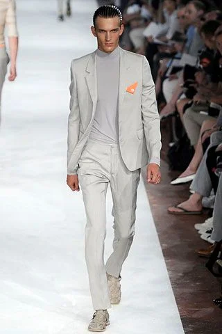 Look 10